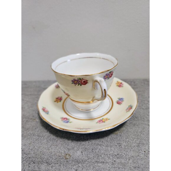 Colclough Tea Cup Saucer Small Rose Clusters Gold Gilt Displaying Tea Cups Gift - Picture 5 of 10